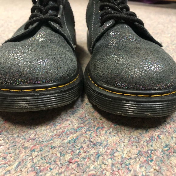 Dr. Martens youth/girls iridescent ankle boots! - Picture 4 of 7